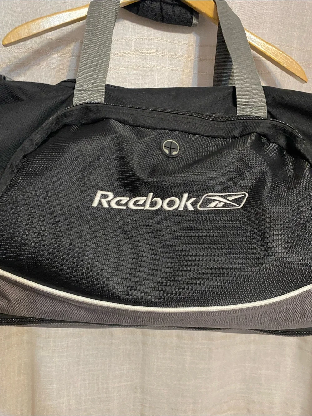 Vintage Reebok Large Black Grey Media Tech Duffel Gym Travel Bag NWOT Strap